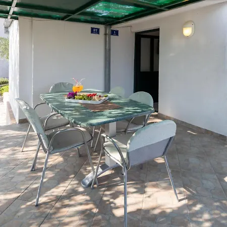 Dubra By Interhome