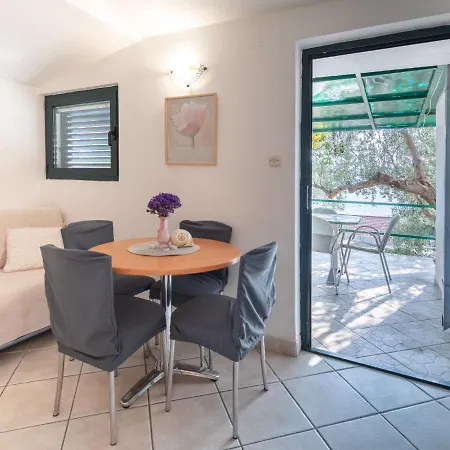 Dubra By Interhome Vikendica Komarna