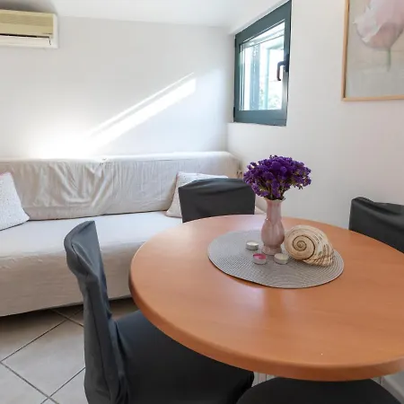 Semesterbostad Dubra By Interhome