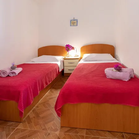 Dubra By Interhome Vikendica Komarna